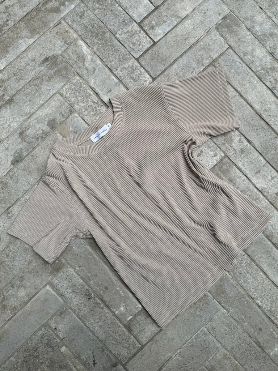 Ribbed Pleat Tee